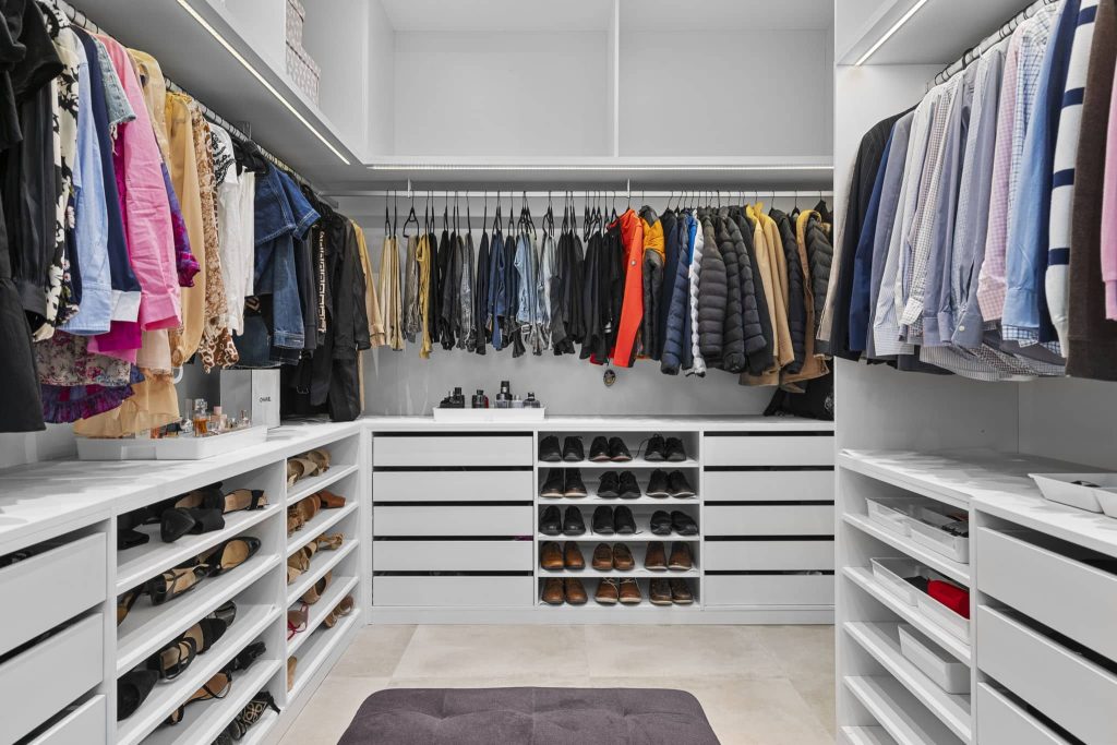 Hauzzi Closets